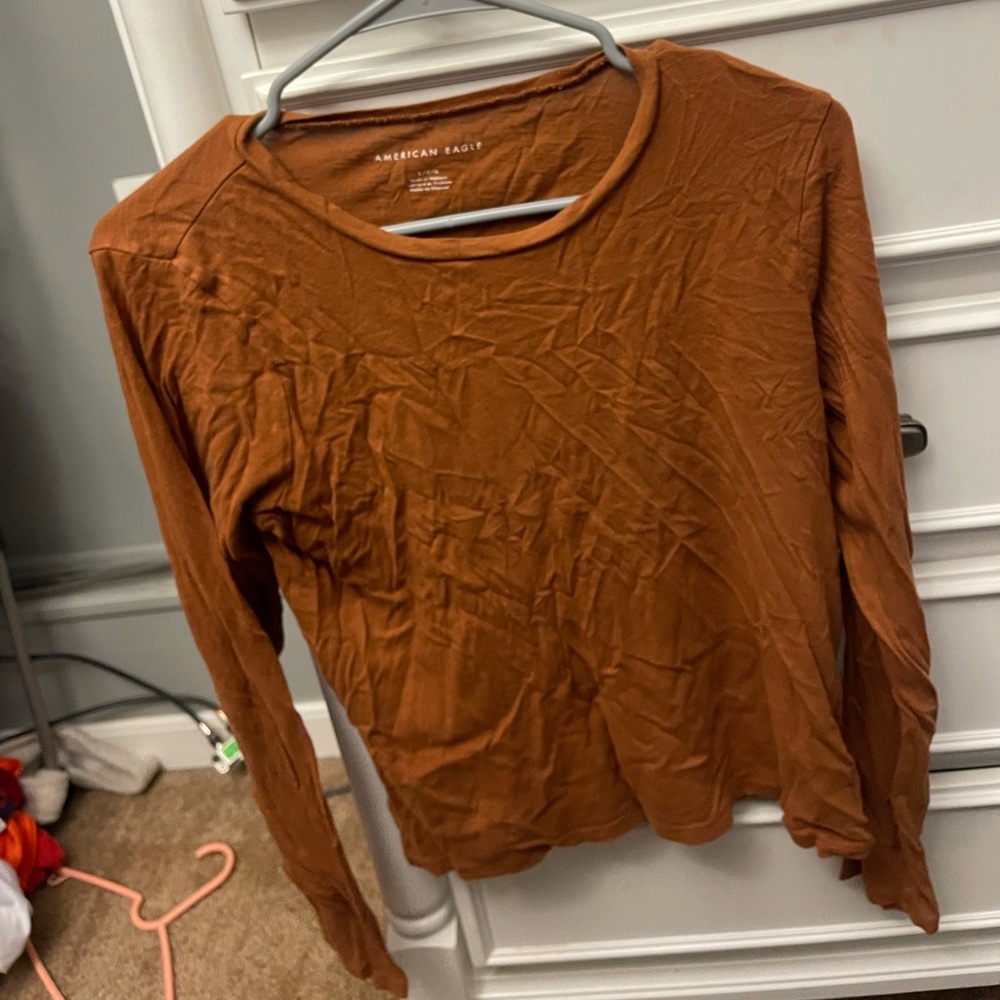 american eagle shirt really wrinkled just because it’s been in a yard sale bag